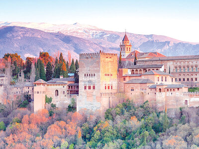 Caja regalo Mágica Granada: tour guiado por la Alhambra para 2 personas