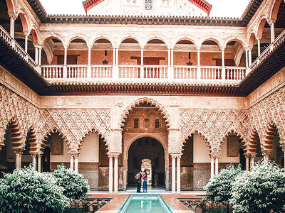 Caja regalo Tour guiado por Sevilla para 2: Alcázar, Catedral, Giralda y barrio de Santa Cruz