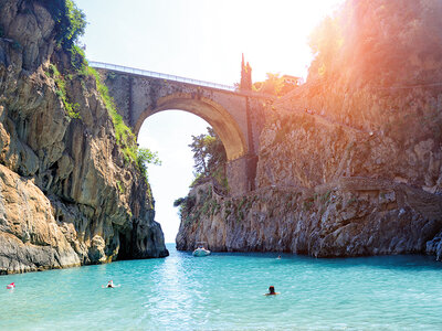 Alla scoperta della Costiera Amalfitana: esclusivo tour di 8h con pranzo leggero per 2