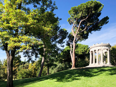 Caja Tour por el parque de El Capricho en Madrid para 4 personas