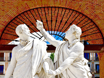 Caja Tour por el barrio madrileño de Malasaña para 4 personas