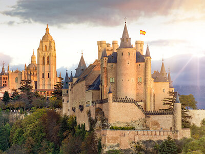 Caja regalo Tour guiado por Toledo y Segovia y entrada al Alcázar de Segovia para 2 personas