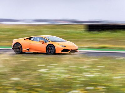 Coffret Stage de pilotage : 2 tours au volant ou en passager en Lamborghini Huracán sur circuit