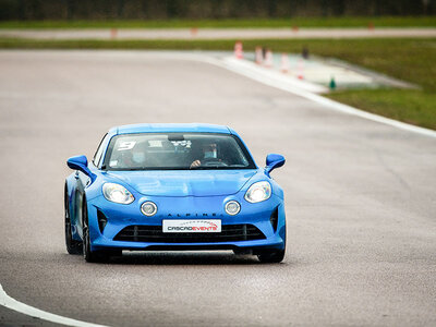 Stage de pilotage : 2 tours au volant ou en passager en Alpine A110 R sur circuit