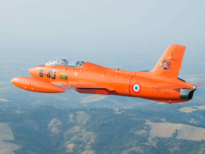 Cofanetto Aermacchi MB-326: 30min di adrenalina in volo sull'Emilia-Romagna