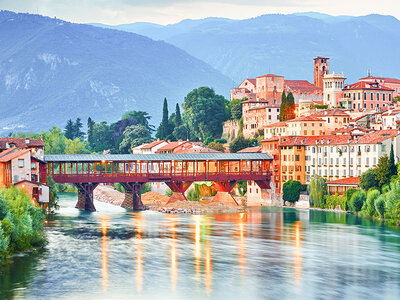 Cofanetto Alla scoperta di Bassano del Grappa: 1 notte in hotel 4* con colazione e aperitivo per 2