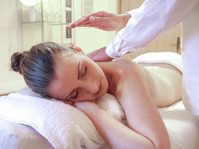 Pause détente pour une super maman avec massage et boisson