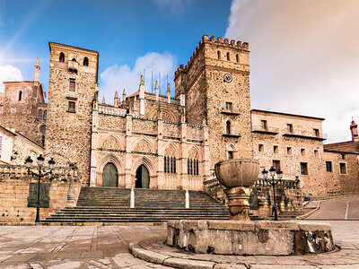 Caja Tour guiado Juego de Tronos en Extremadura para 2 personas