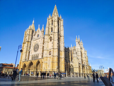 Caja regalo Mágica León: tour guiado catedral de León y centro histórico para 2 personas