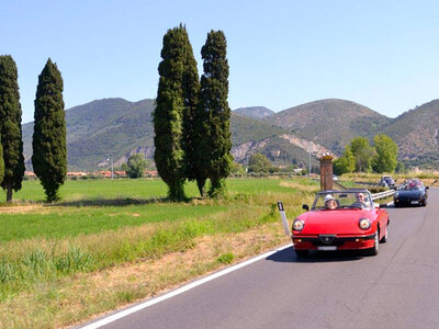 Cofanetto Dalla via Chiantigiana a Siena: un vintage tour in Spider d'epoca per 2