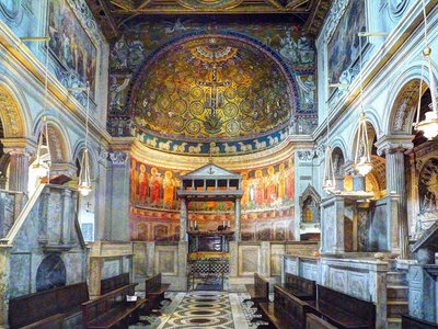 Tour guidato del Colosseo e dei sotterranei di San Clemente e 1 magica notte a Roma