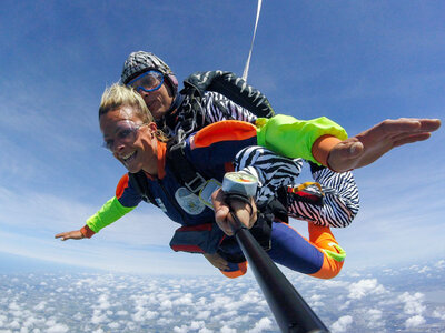 Vol et saut en parachute au-dessus des plus belles plages et falaises normandes