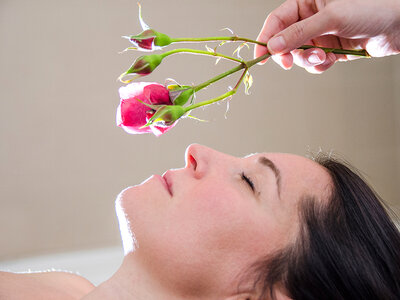 Caja regalo Masaje de hidratación y acceso a la bañera de hidromasaje para 2 personas