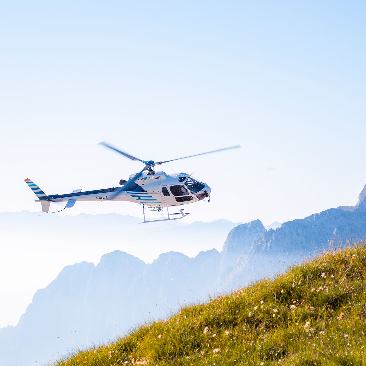 1 emozionante volo in elicottero in Val Camonica per 2 persone