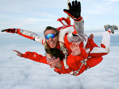 Coffret Saut en tandem avec enregistrement vidéo avec Skydive à Saint-Ghislain