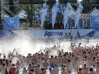 Cofanetto Una giornata all’Aquafan Riccione: 1 ingresso giornaliero con menù snack per 3