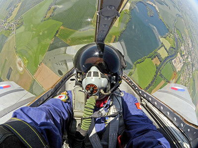 Coffret Pilote d’un jour en République tchèque : vol de 20 minutes en avion de chasse MIG-15