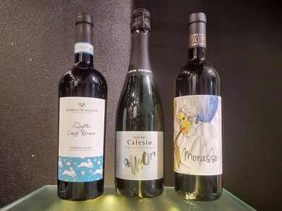 Cofanetto L’ora del brindisi a domicilio: una selezione di 3 pregiate bottiglie di vino a scelta