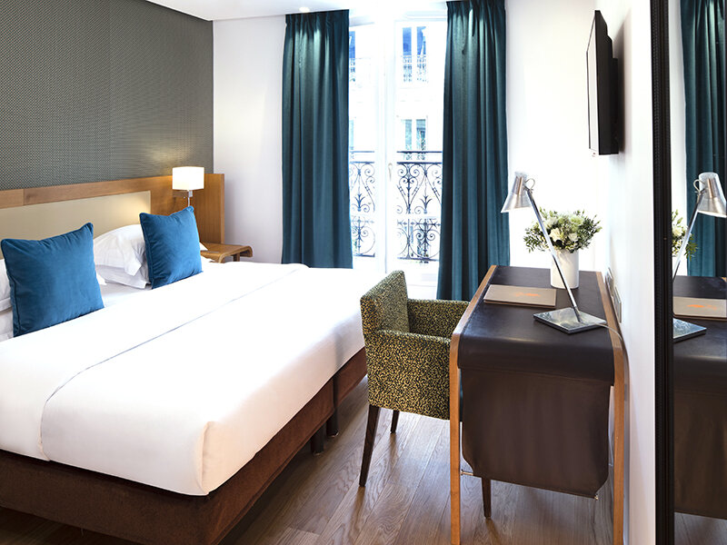 Escale hors du temps avec champagne dans un luxueux hôtel 4* à Paris