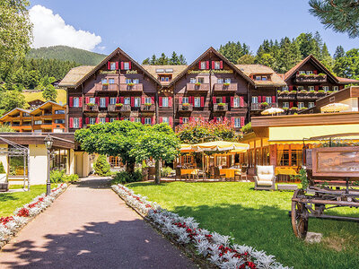 Cofanetto regalo 2 notti di puro lusso con cene e pausa relax al 5* Romantik Hotel Schweizerhof di Grindelwald