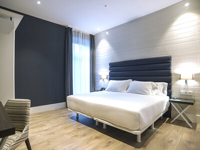 Caja 1 noche en habitación Cosy en Abba San Sebastián Hotel 4*