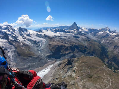 Vol exceptionnel de 40 min en parapente biplace avec photos et vidéos à Zermatt