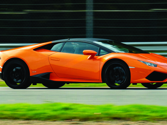 Alpine / Lamborghini - Passion pilotage : 5 tours au volant d'une  Lamborghini sur circuit - Sport & Aventure