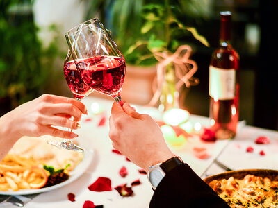 Caja regalo Cena romántica: 3 platos y botella de vino