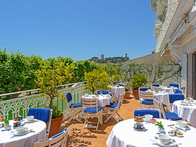 Coffret cadeau 2 jours de rêve avec vue sur la mer à Cannes en hôtel 4* avec kir et champagne