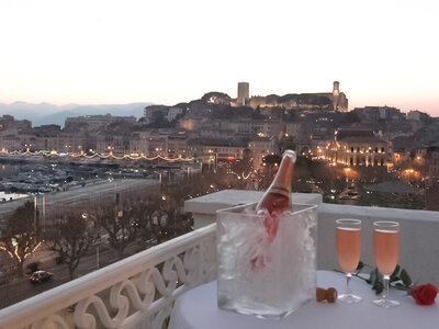 2 jours de rêve avec vue sur la mer à Cannes en hôtel 4* avec kir et champagne