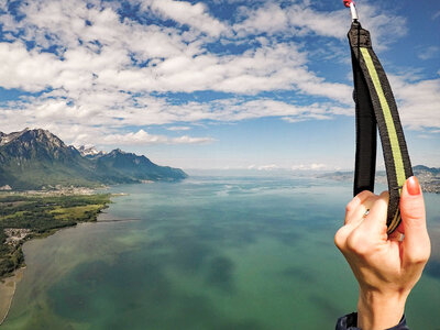 Box Ein unglaublicher Tandemflug mit dem Gleitschirm über den Genfer See und die Schweizer Alpen