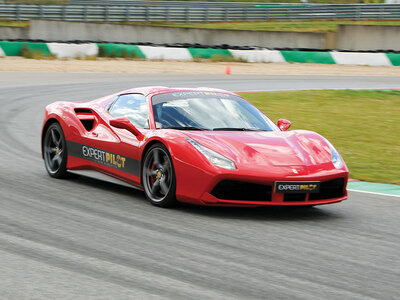 Coffret Pilotage : 3 tours au volant d’une Ferrari F488 sur le circuit de Dijon-Prenois