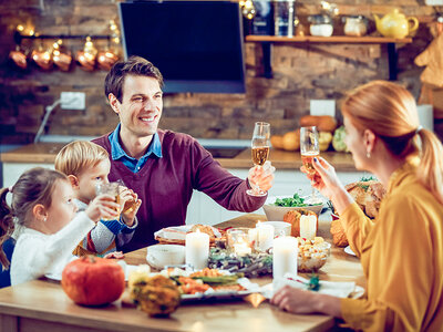 Cofanetto regalo Parentesi relax in famiglia: 1 notte con colazione e cena in confortevoli agriturismi