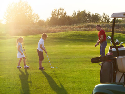 Loisirs et sport en famille : partie de Swing golf et Footgolf pour 4 personnes