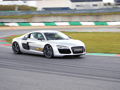 2 à 4 tours au volant d’une voiture de sport sur le circuit de Mettet