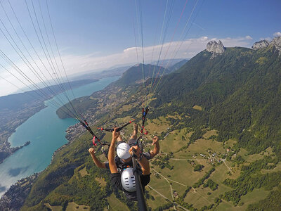 Sensations parapente : vol magique de 35 min au-dessus du lac d'Annecy