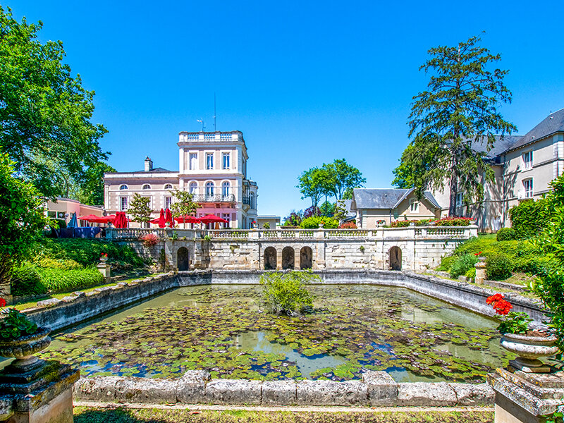 Escapade de 2 jours en château 4* avec espace détente et champagne près de Poitiers