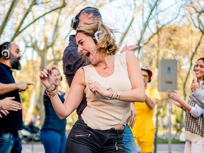 Tour urbano con auriculares sincronizados para 2 personas