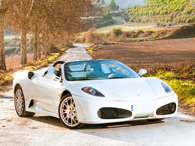 Caja regalo Ruta en Ferrari F430 Spider de 14 km por carretera en Valencia