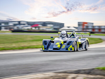 Coffret cadeau Stage de pilotage : 2x5 tours en Proto Funyo et baptème passager en Formule Renault 2.0 biplace sur le circuit de Fontenay-le-Comte