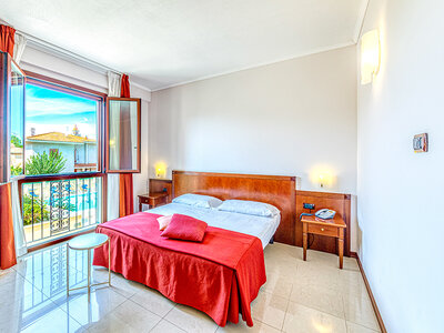 Cofanetto In Sardegna con relax e gusto: 1 notte con accesso Spa e cena al 4* Hotel le Torri