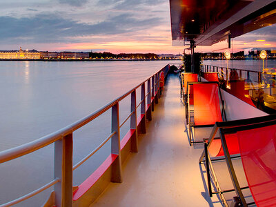 Croisière romantique sur la Garonne avec dîner à bord d'un bateau-restaurant