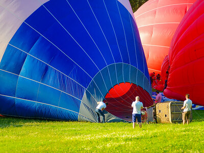 Cofanetto regalo Volo in mongolfiera esclusivo con colazione per 4