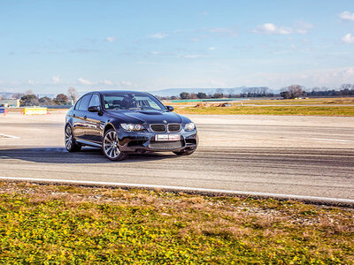 Coffret cadeau Baptême de 2 tours de drift en passager d’une BMW M3 avec pilote professionnel