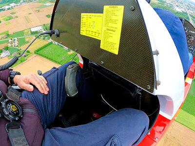 Cofanetto Volo in autogiro di 45 minuti con pilota esperto, briefing, foto e video ricordo inclusi