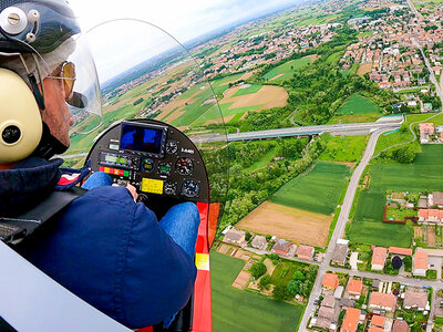 Volo in autogiro biposto di 1 ora per 2 con debriefing, foto e video ricordo