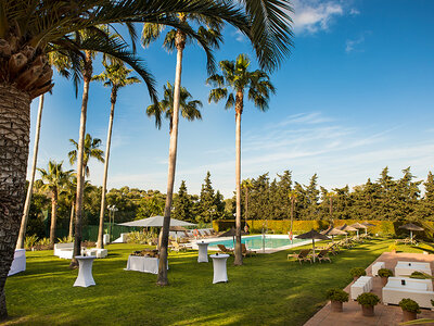 Caja 1 noche con desayuno y cena en Hotel Encinar de Sotogrande 4*