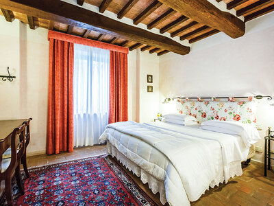 Cofanetto regalo Tra le vigne toscane: 1 notte e 1 menù degustazione nei pressi delle Terme di Saturnia