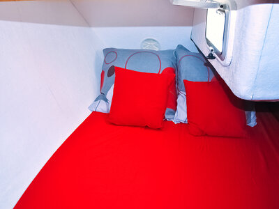 Coffret Séjour insolite de 3 jours sur un voilier avec bouteille de vin près de Metz