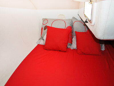 Séjour insolite de 4 jours sur un voilier avec vin offert, sur un lac près de Metz